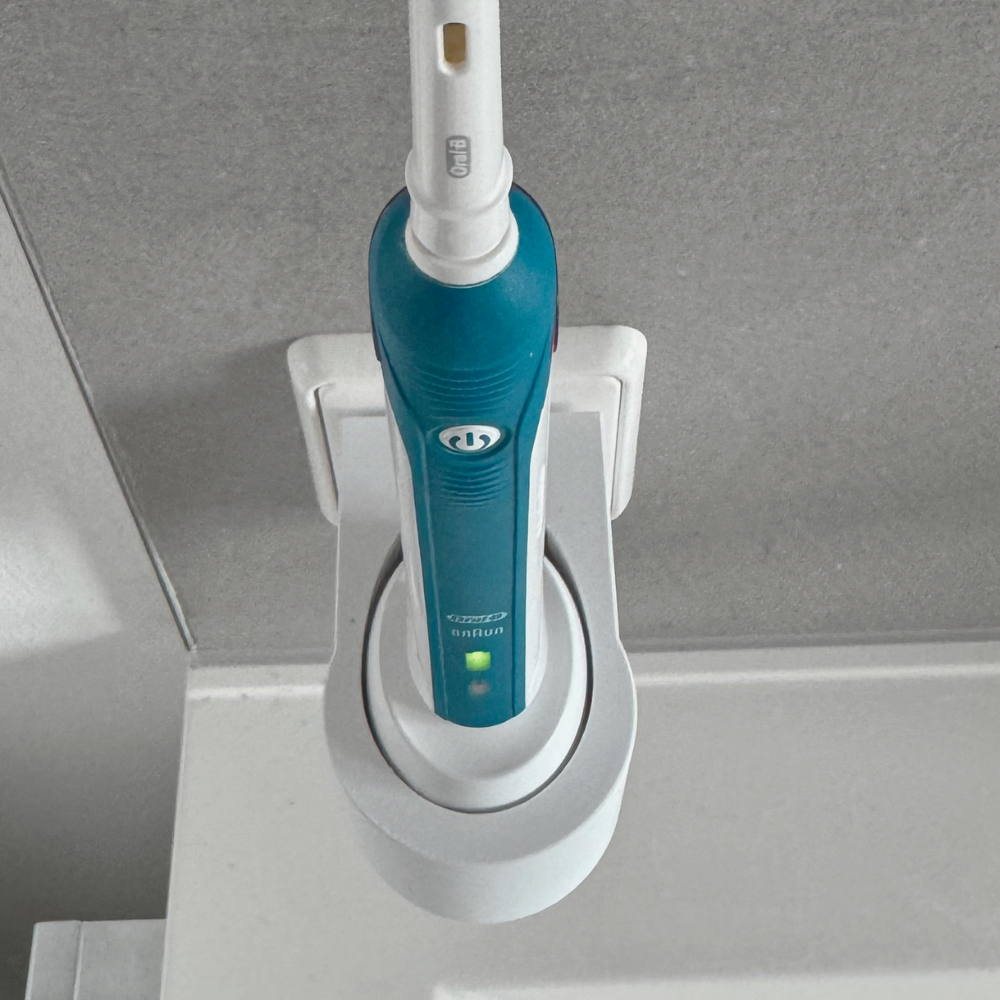 Zahnbürstenhalterung für Oral-B Genius, Professional Care iO 3,4,5,6... - ohne Kabelsalat - für die Steckdose oder als Wandhalterung